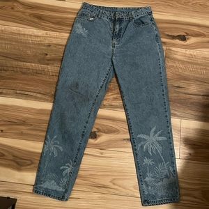 Super cute beach themed jeans comfy and stretchy